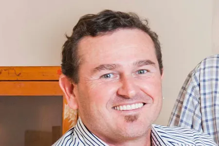 Dr Andrew Edwards