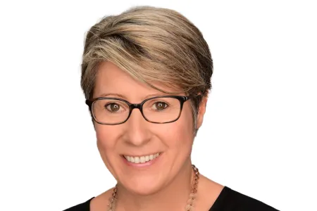 Emma Bell - Alumnus